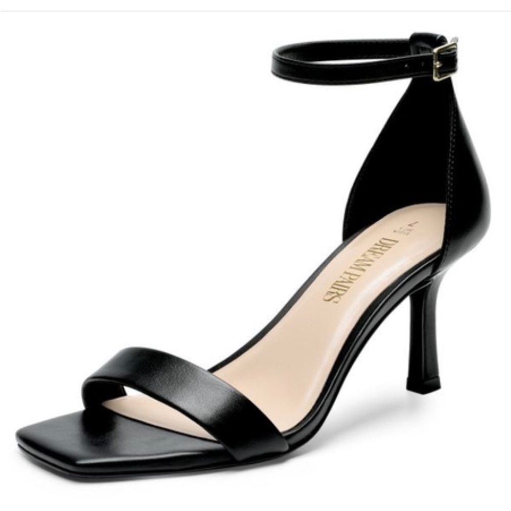 Women’s dress shoe new in the box